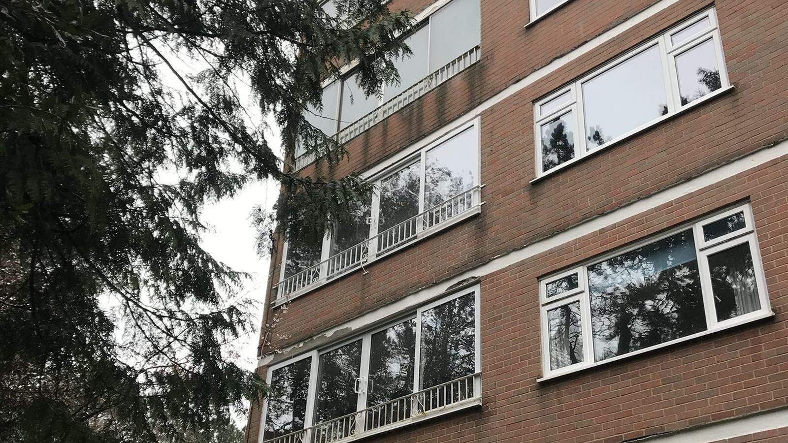 Dean Park Mansions, Bournemouth: balconies on a block of flats