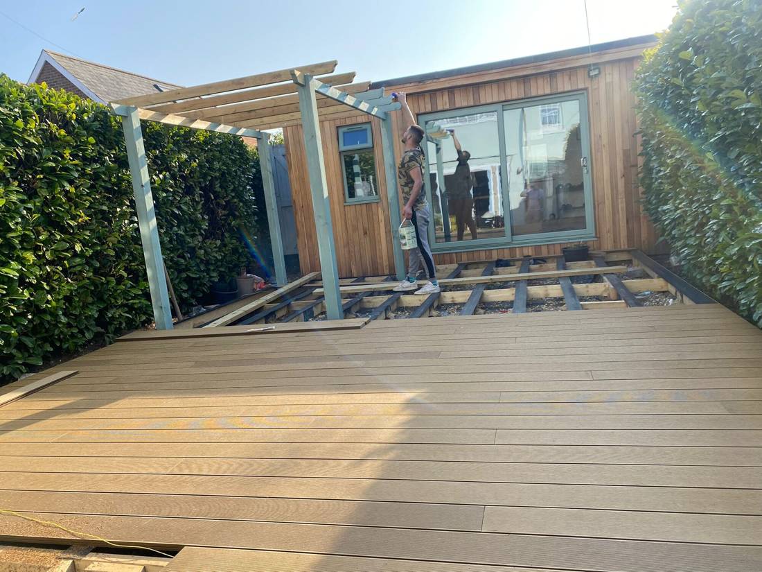 Deck and garden room with pergola